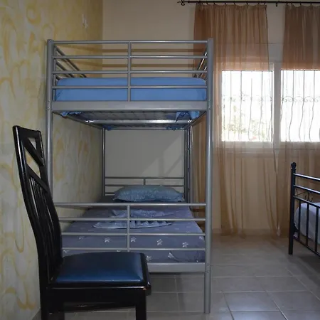 , Huge Garden ,quiet House,bbq,near Beach *
