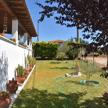 Villa , Huge Garden ,quiet House,bbq,near Beach