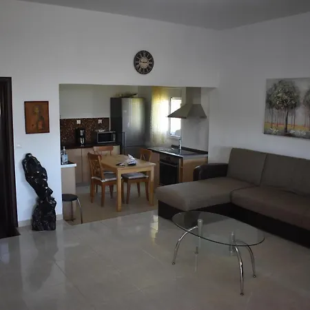 Villa , Huge Garden ,quiet House,bbq,near Beach Metokhion Patriotikon